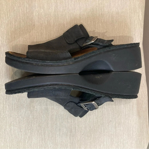 NAOT Sz 41  Leather Slip On Buckle Closure Sandals - Picture 7 of 11